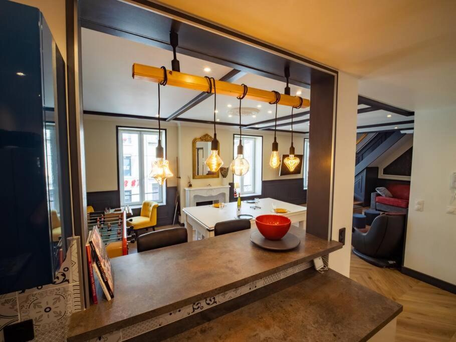 Mega Jeanne D'Arc Billard Baby Foot Logements Insolites Nancy Bagian luar foto