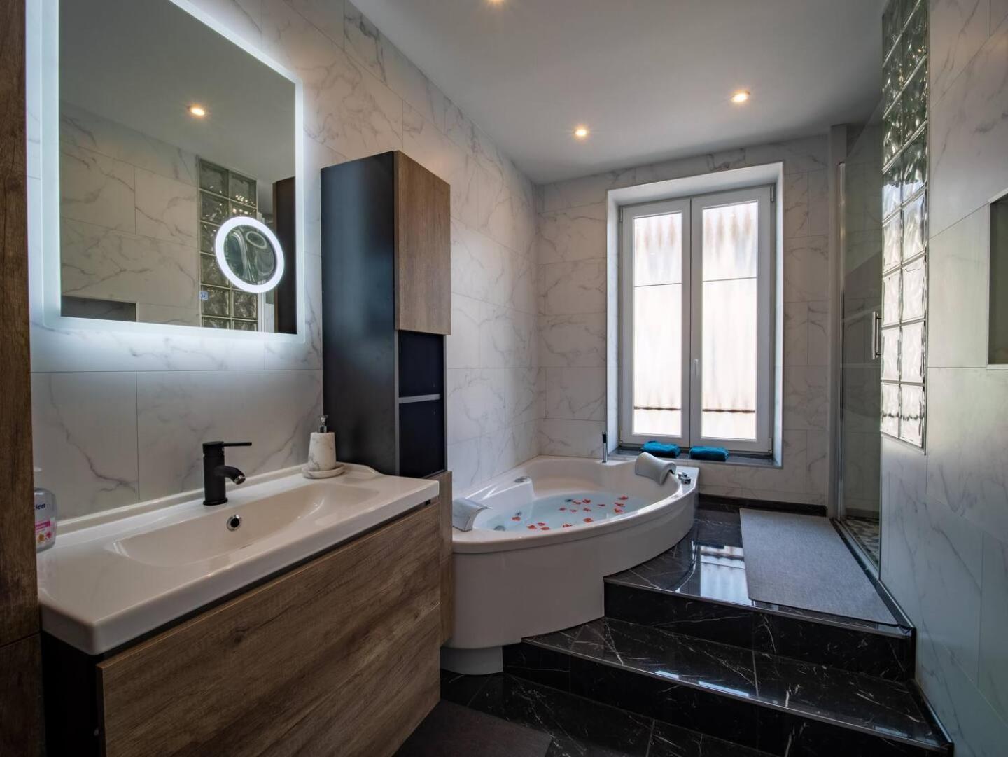 Mega Jeanne D'Arc Billard Baby Foot Logements Insolites Nancy Bagian luar foto